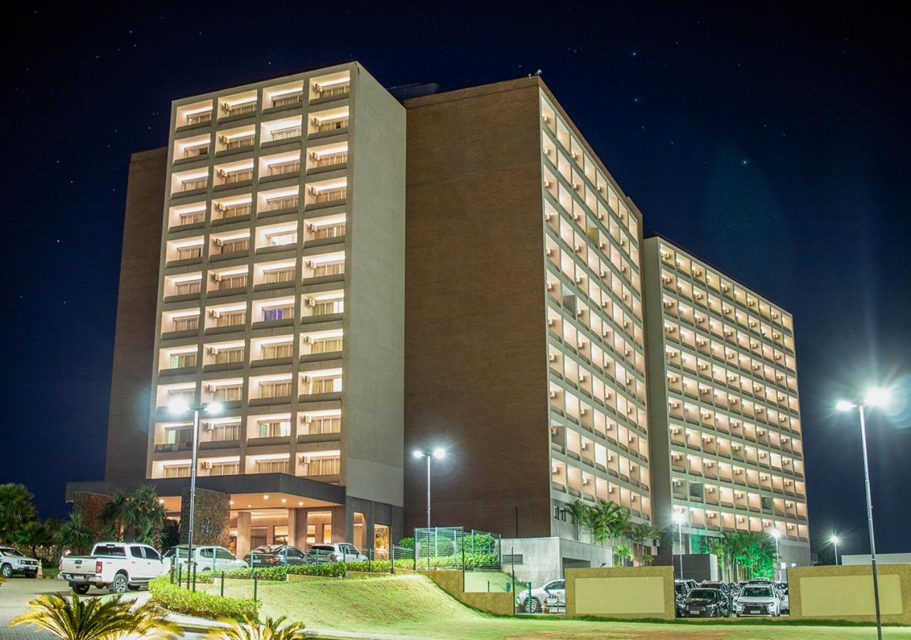Hot Beach Resort Olímpia المظهر الخارجي الصورة The hotel at night