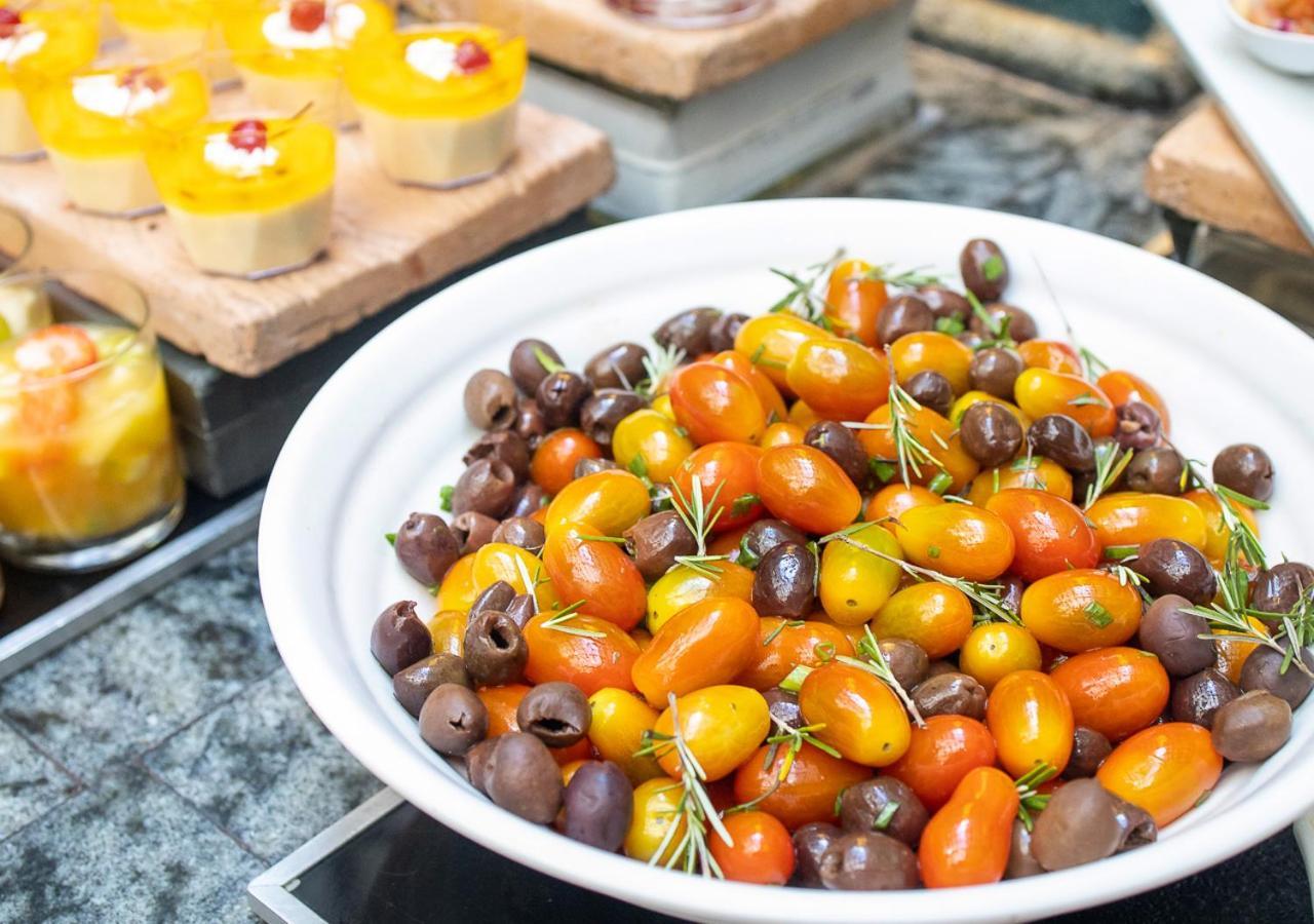 Hot Beach Resort Olímpia المظهر الخارجي الصورة Cherry tomatoes and olives