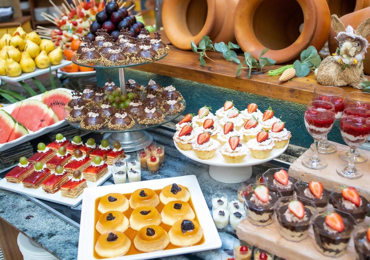 Hot Beach Resort Olímpia المظهر الخارجي الصورة A dessert buffet